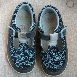 Clark's blue Mary Jane sneakers 7